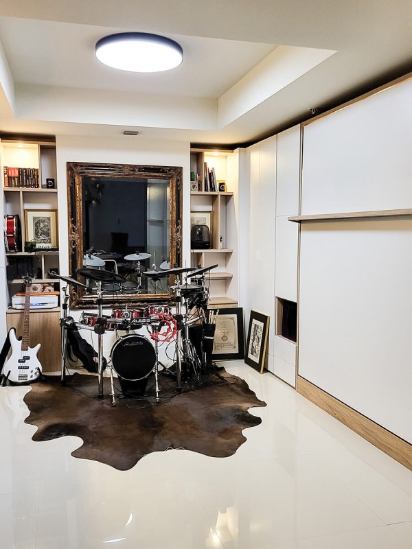 ROYAL Queen Wall Bed with Wardrobes 22